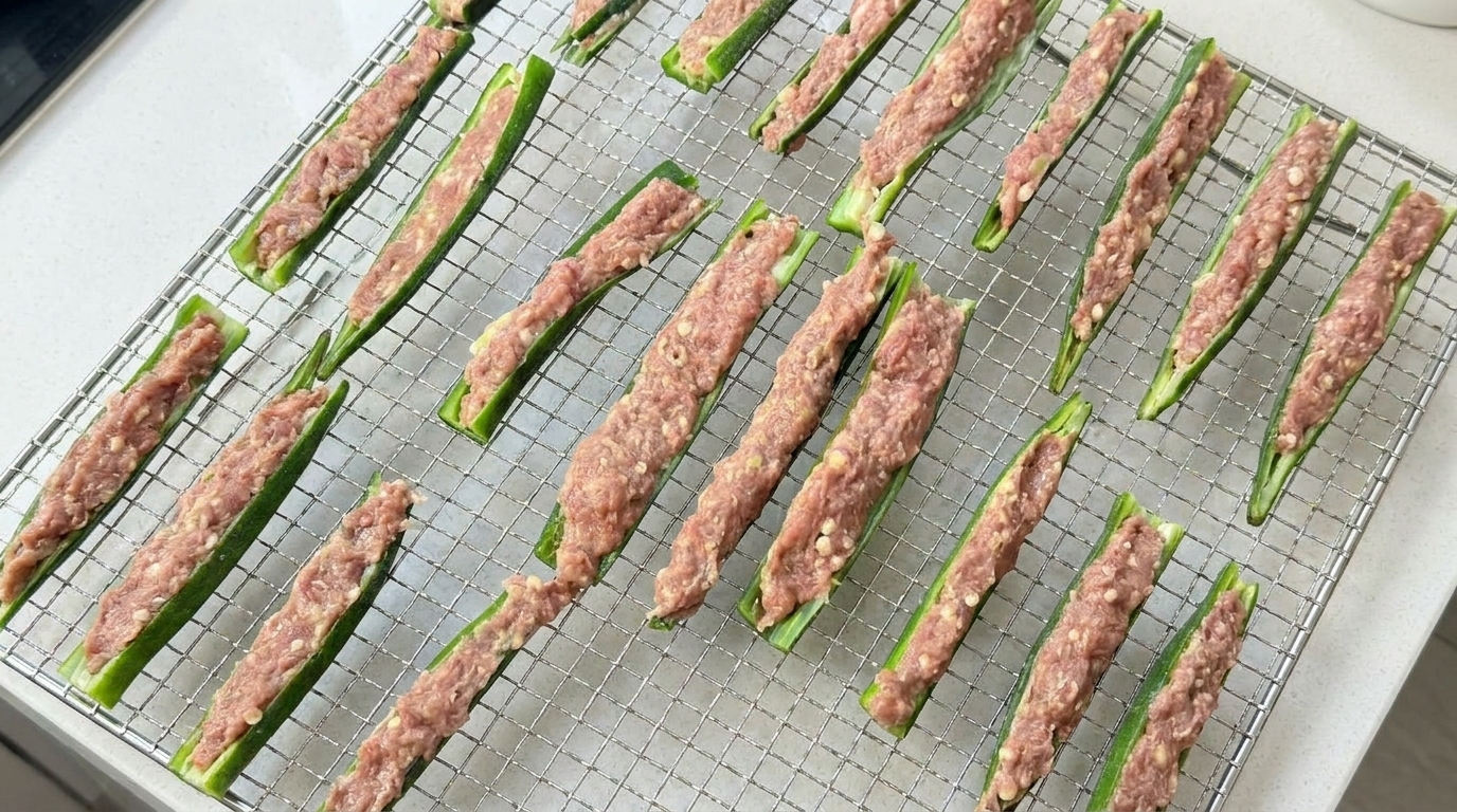 Premios para perros de okra rellena de carne de pato