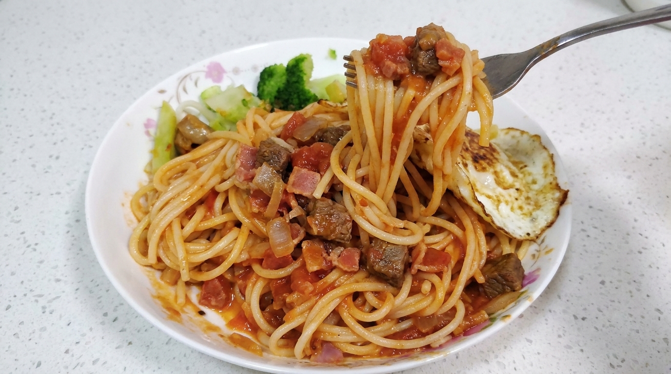 Pasta con Bacon y Dados de Ternera