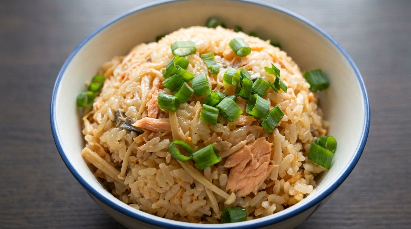 Arroz japonés al vapor con salmón y setas enoki (Takikomi Gohan)