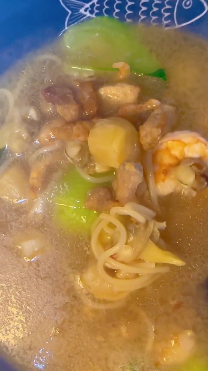 Sabroso Ramen de Mariscos con Panceta de Cerdo y Shiitake
