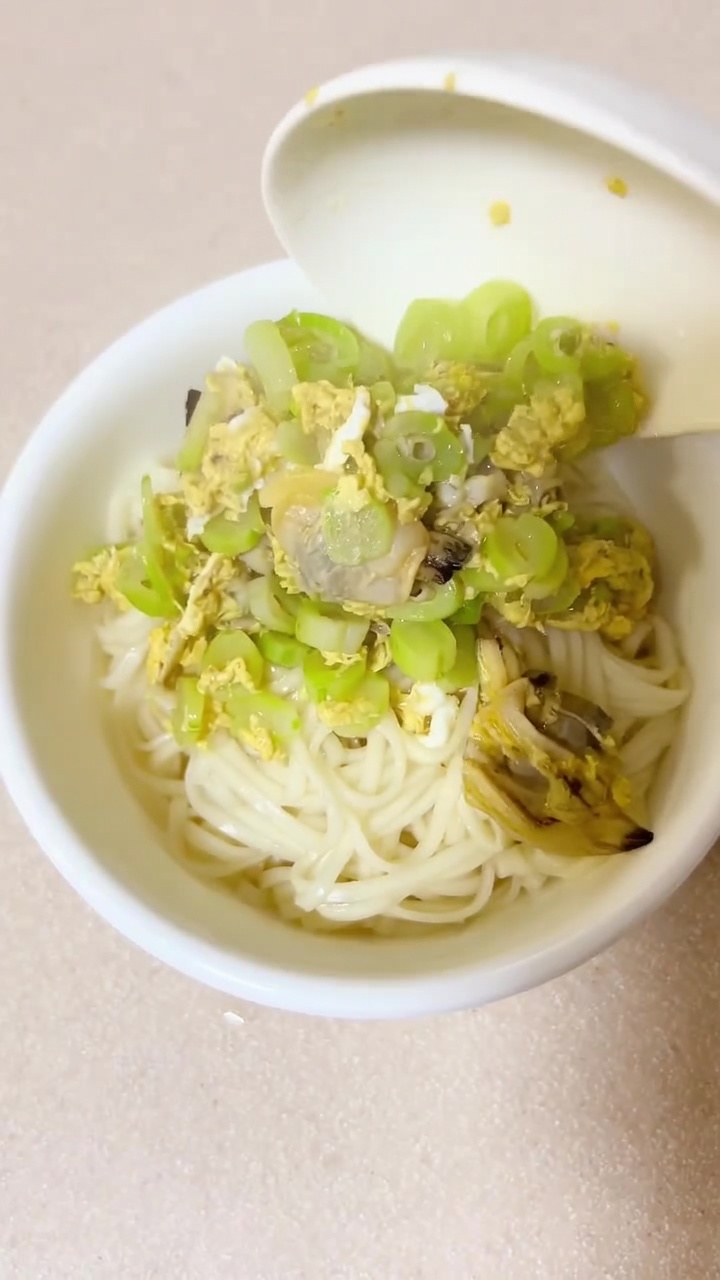 Sopa de Fideos con Almejas y Judías Verdes