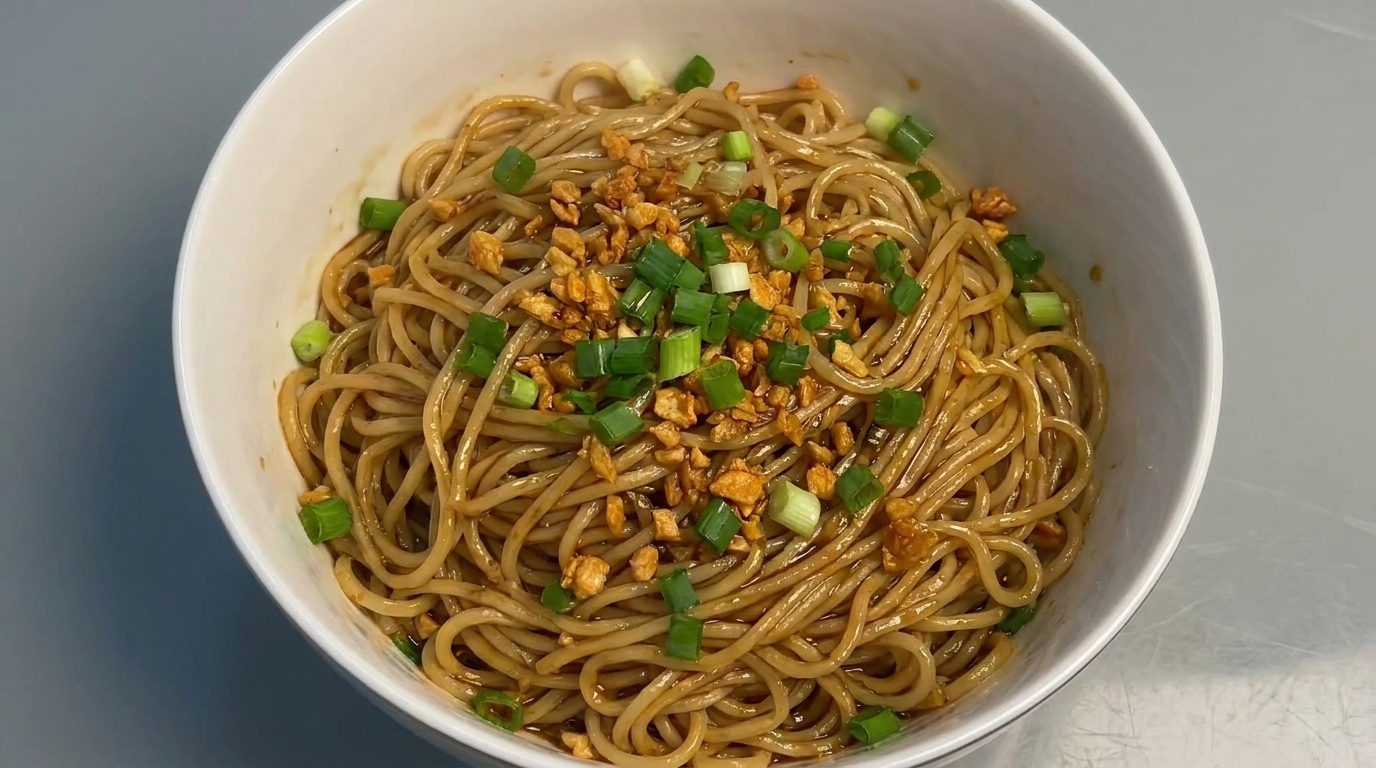 Fideos Asiáticos con Ajo Frito y Aceite de Sésamo