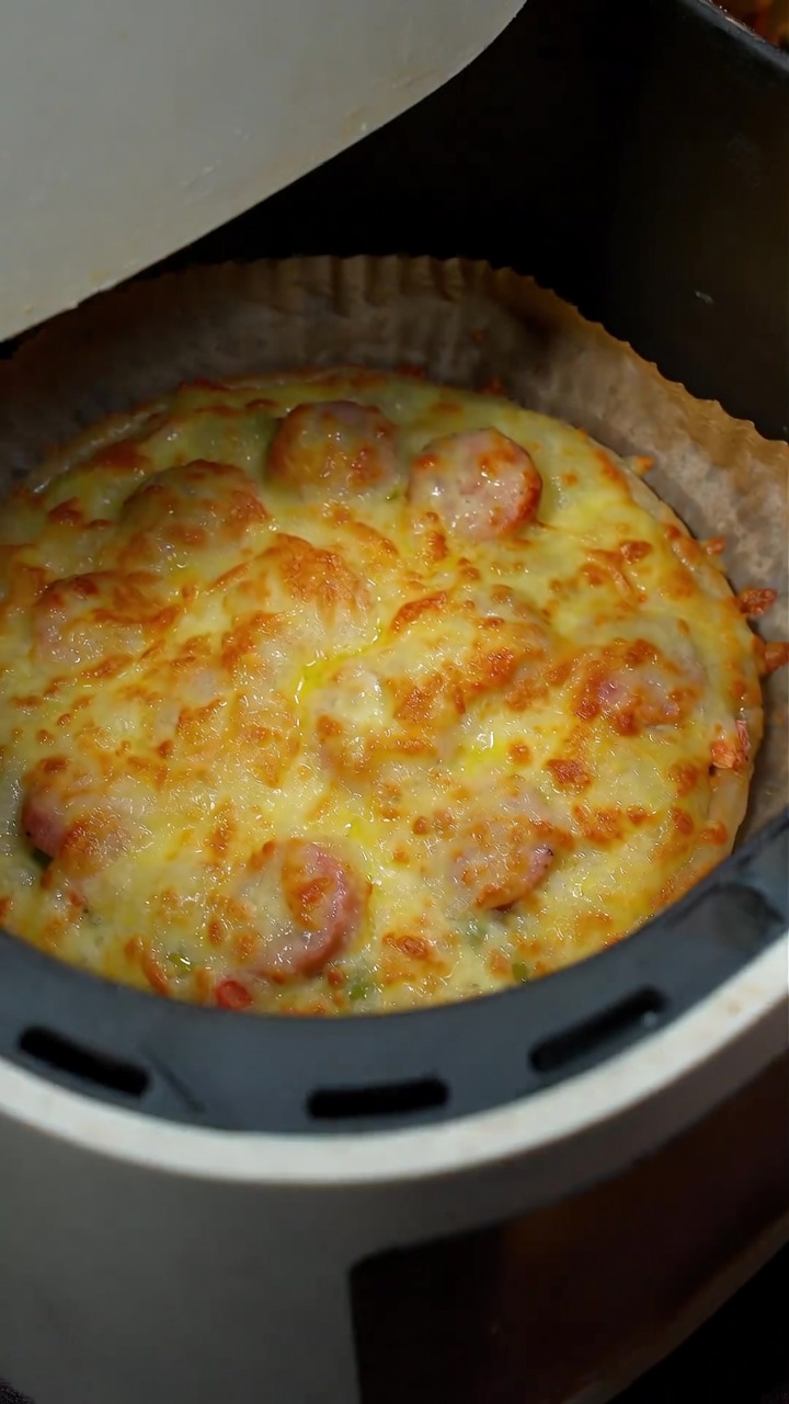 Pizza de Salchicha en Freidora de Aire (Base de Panqueque de Cebolleta)