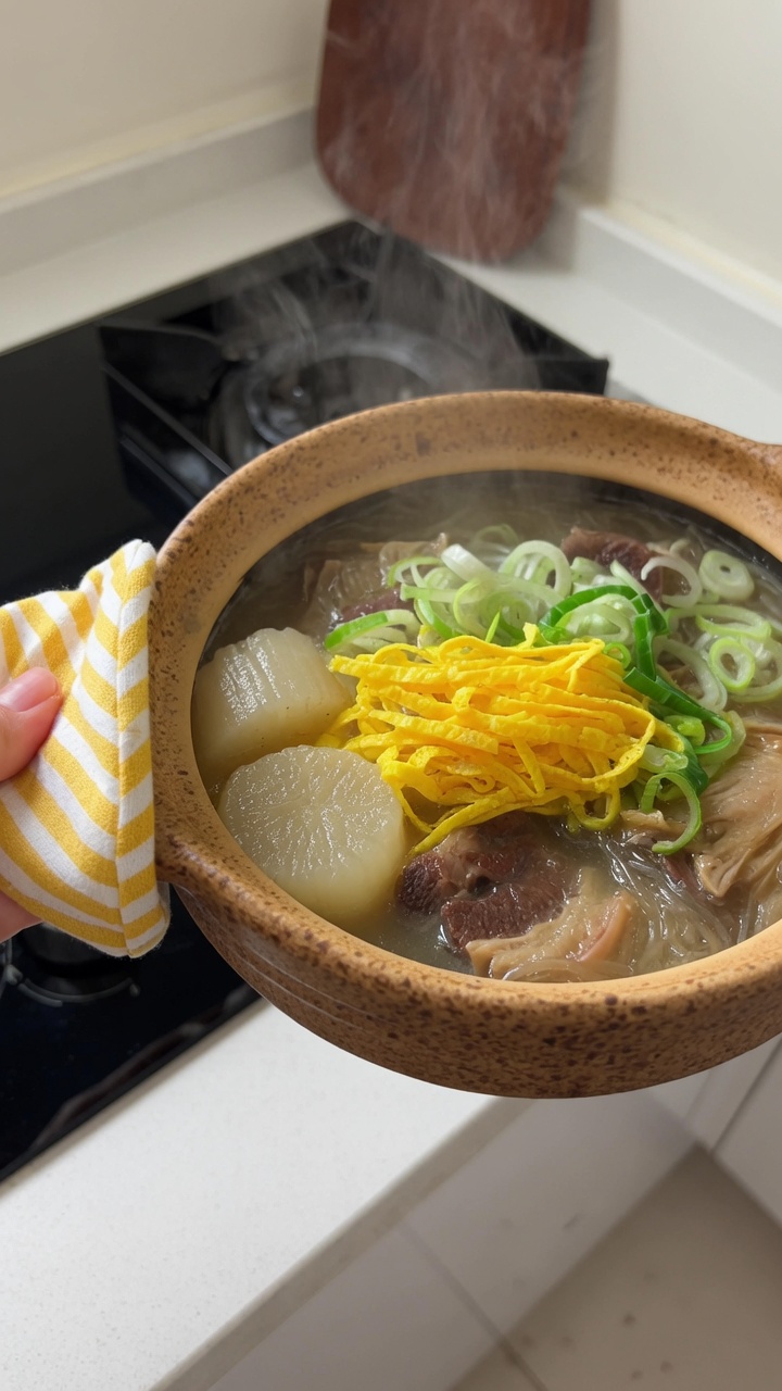 Sopa Coreana de Costilla de Res (Galbitang) en Arrocera