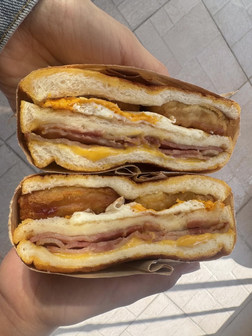 Sándwich de Nugget de Pollo, Tocino y Huevo en Air Fryer